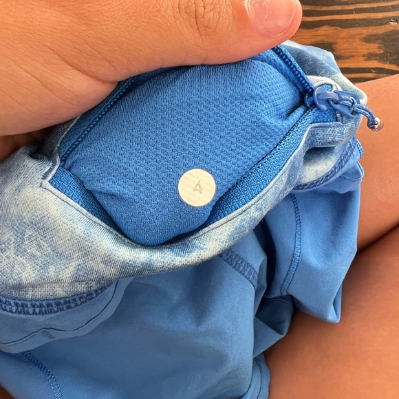 Rare lululemon speed up shorts!! - Picture 6 of 6